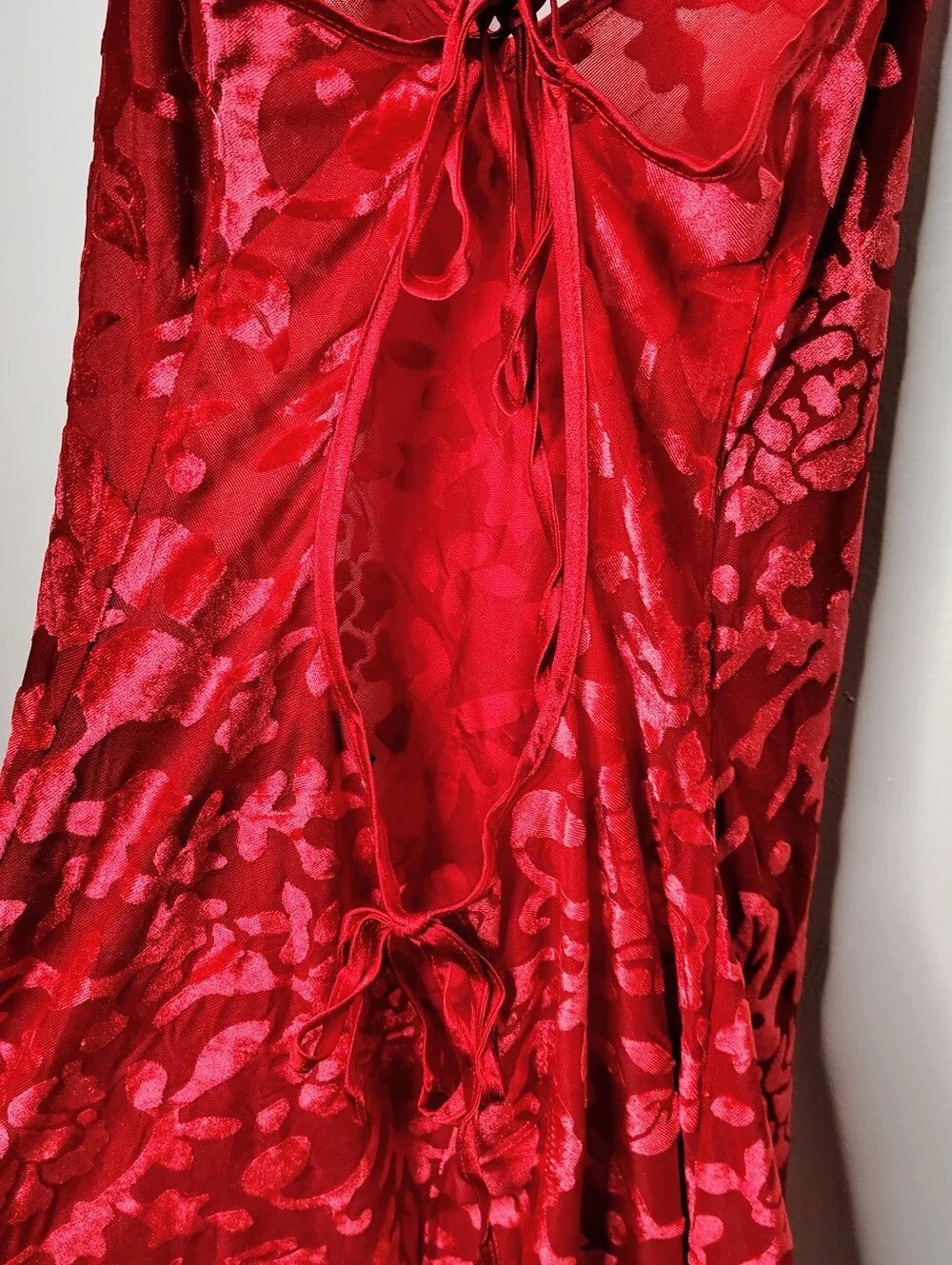 Youmita 3 Piece Red Satin Burnout Floral Lingerie Set Robe Chemise & Thong‎ NWT